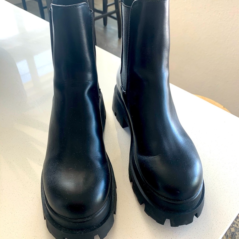 black ZARA Lug boot